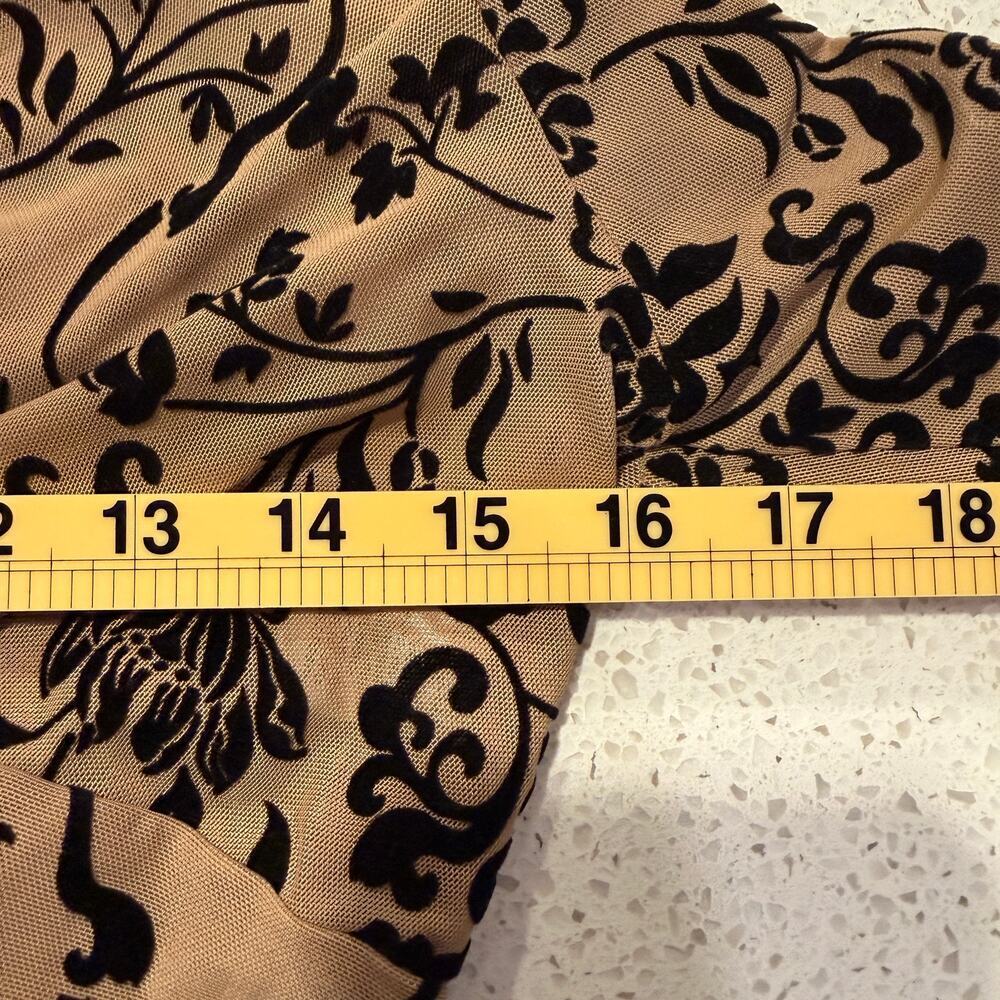 Windsor Burnout Velvet Tie Front Long Sleeve Floral Crop Top Tan Black Small - Picture 9 of 9